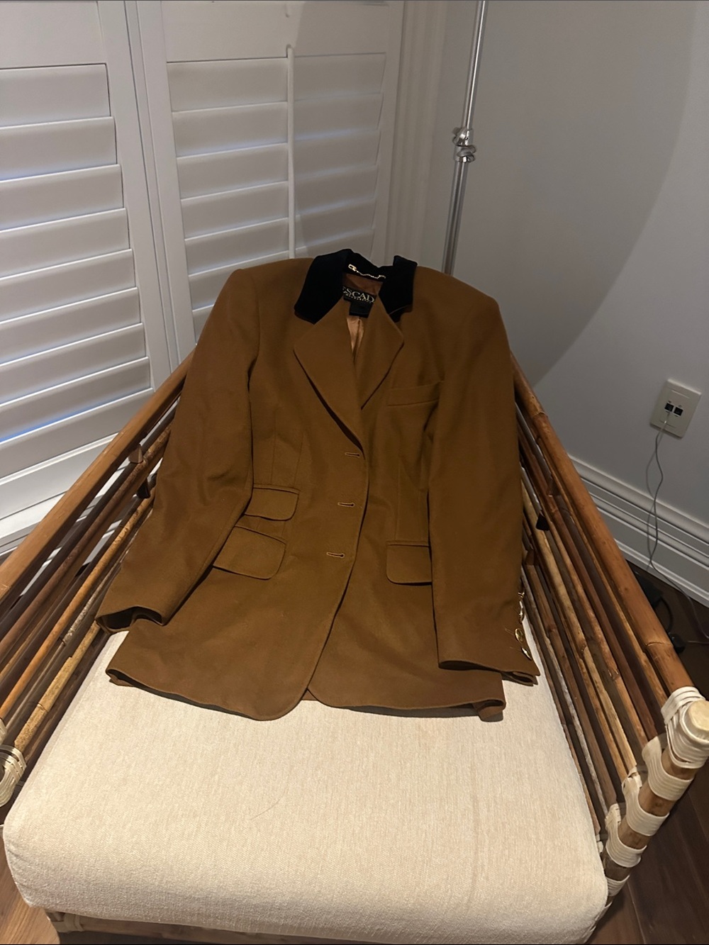 Escada Brown Wool Blazer with Black Collar